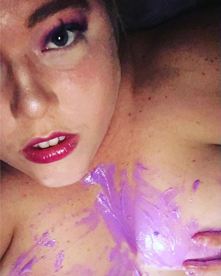 Evelynnn profile image