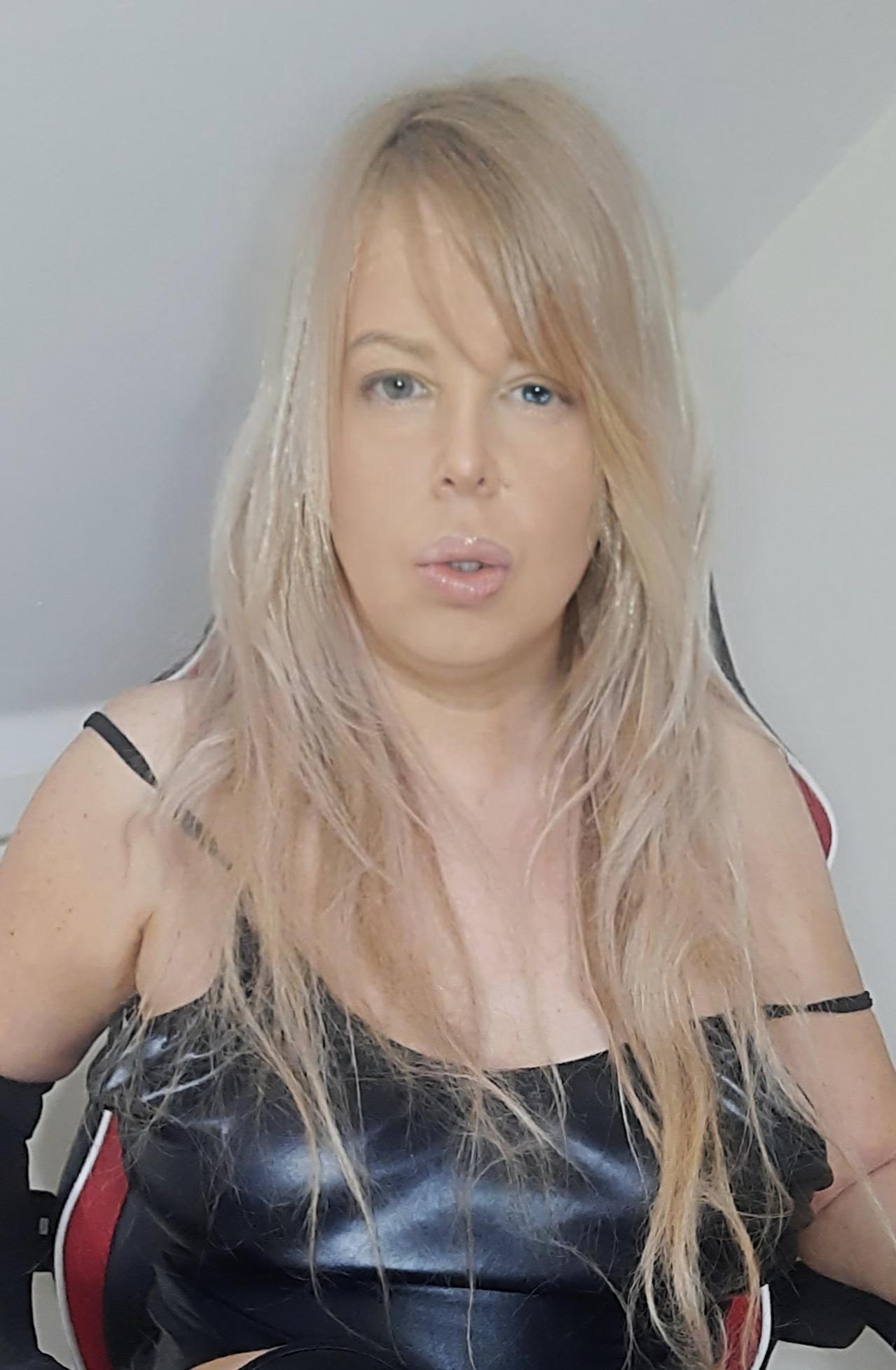 Ms Juicy Lucy profile image