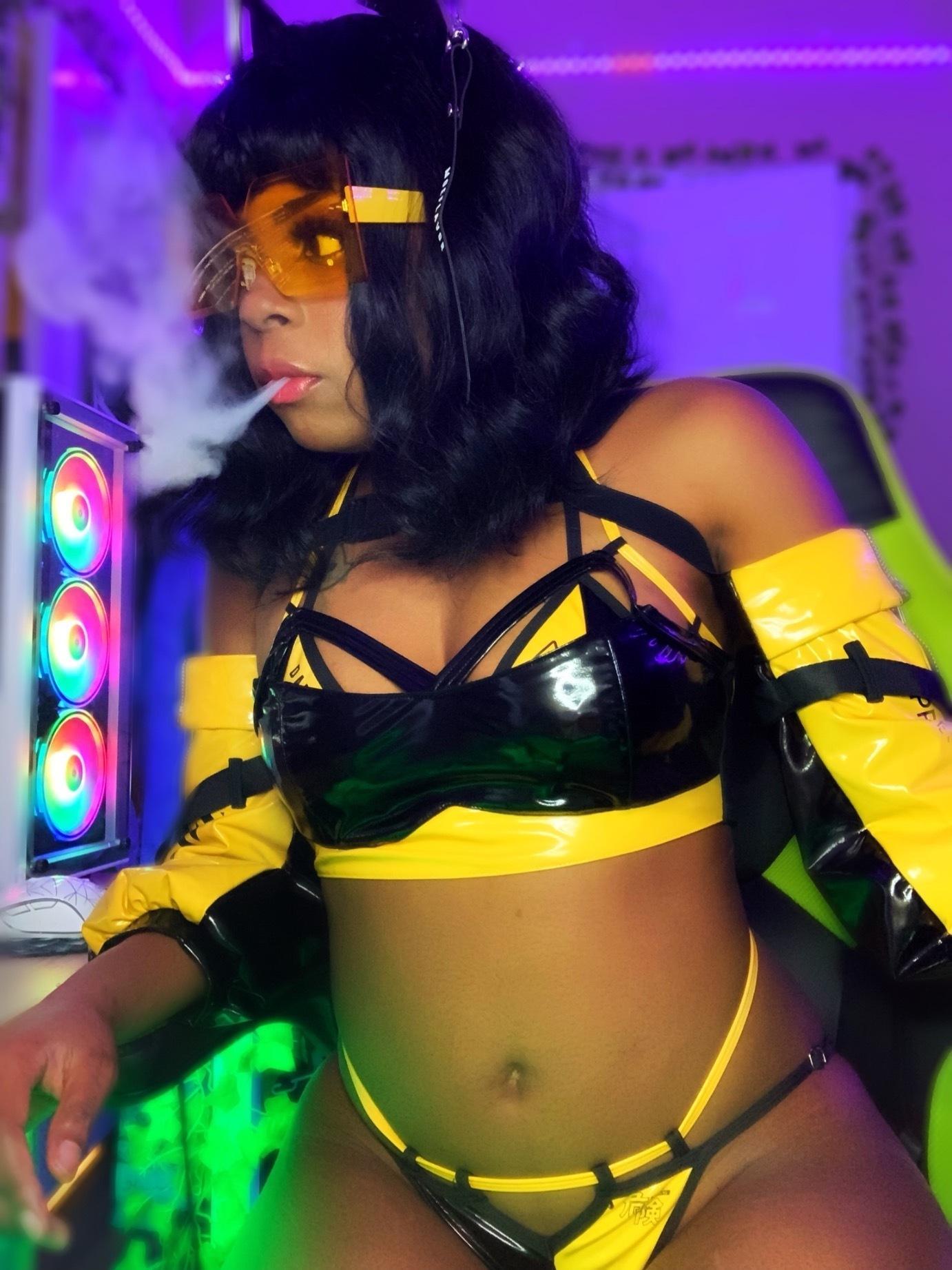 Roxy Lalonde profile image