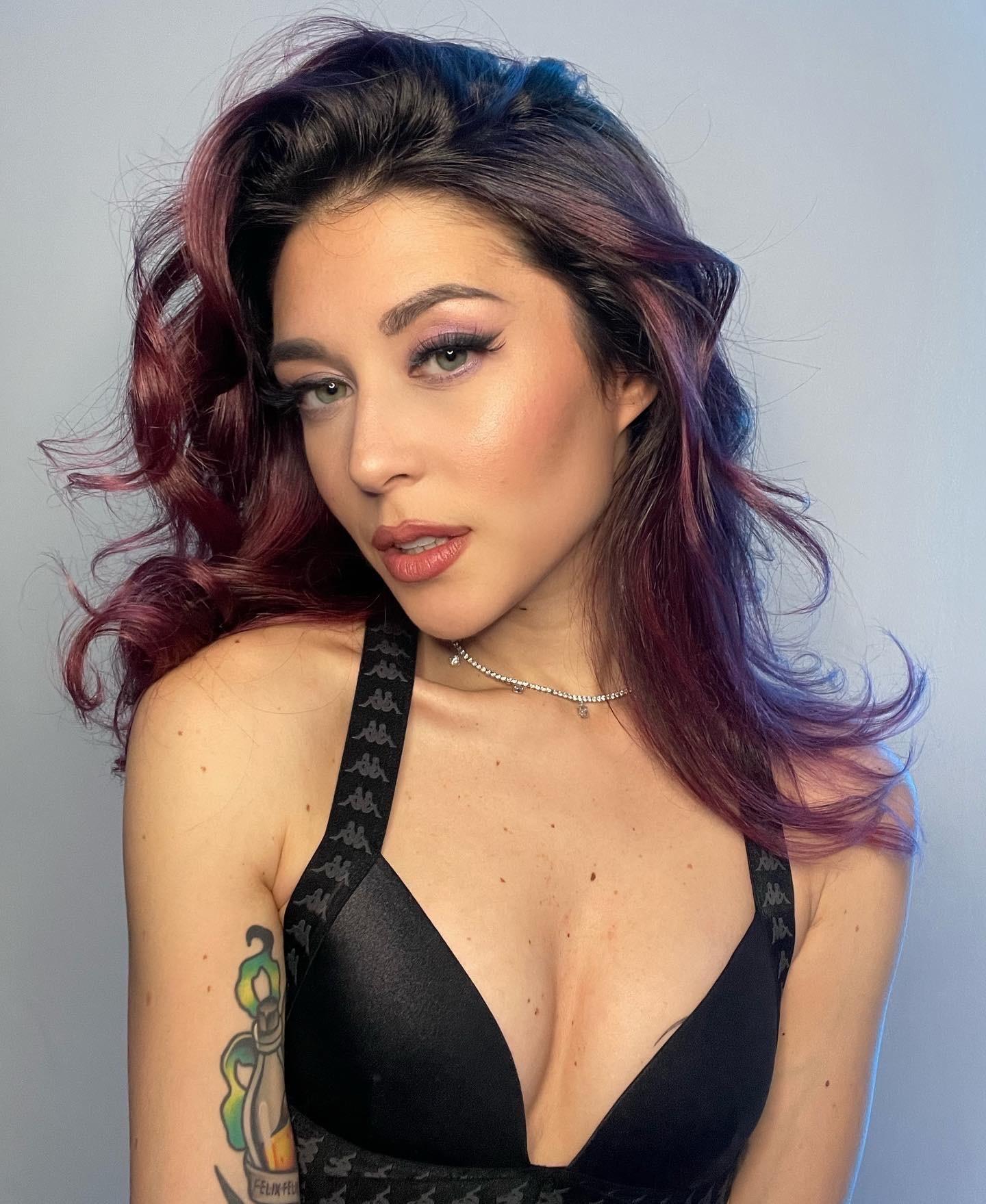 Aura Pazzani 0.74% TOP CREATOR ⭐️ profile image