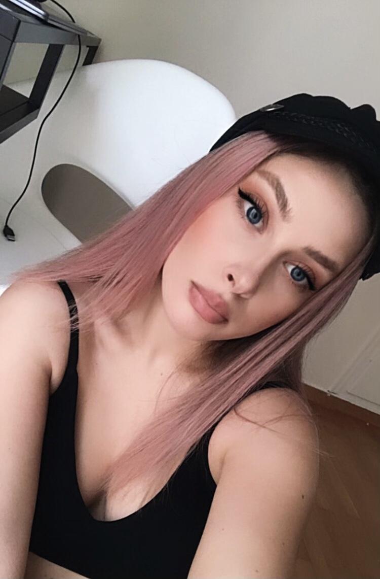 GROUP dick rate 🍆💦 profile image