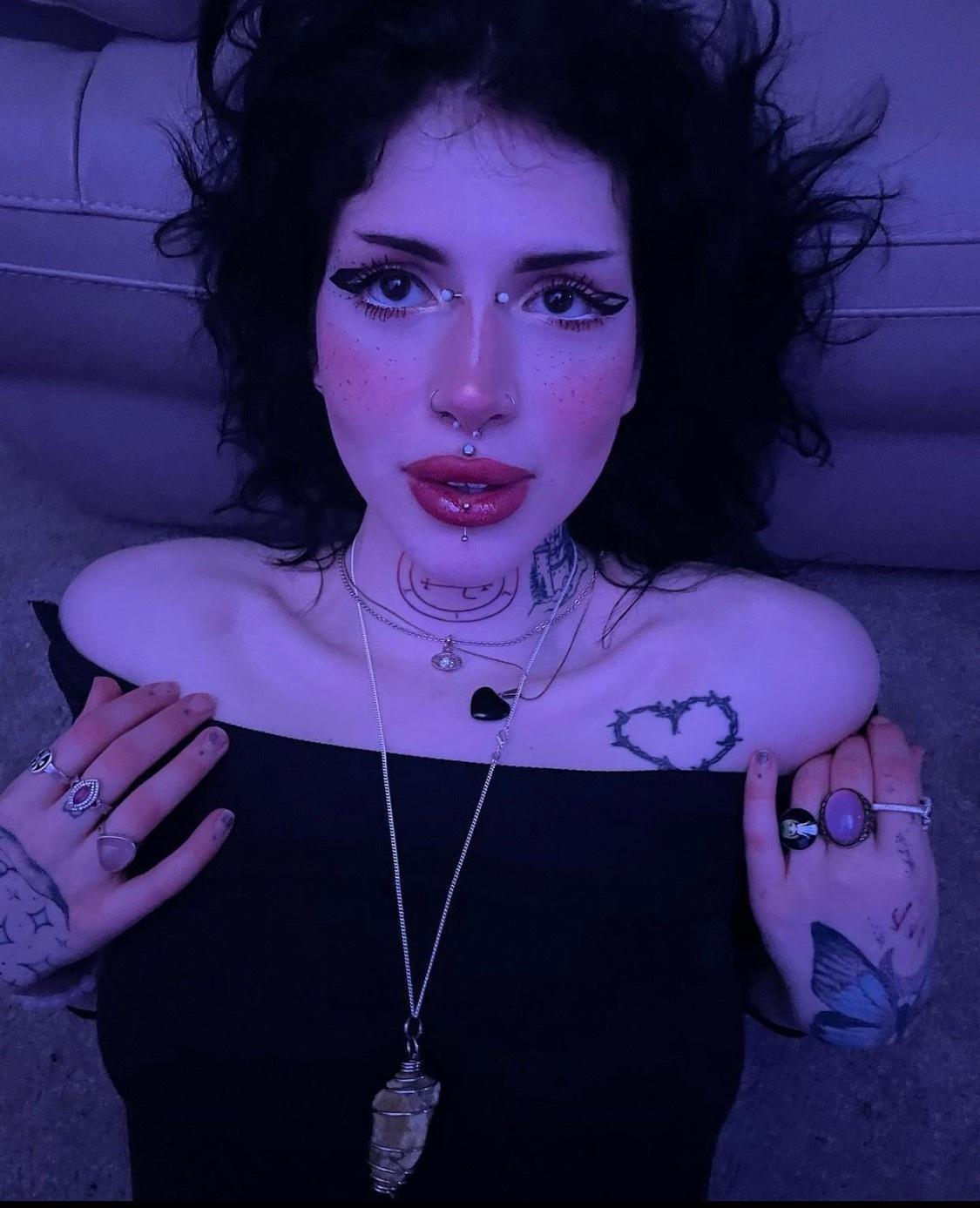 LILITH EVENINGSTAR profile image