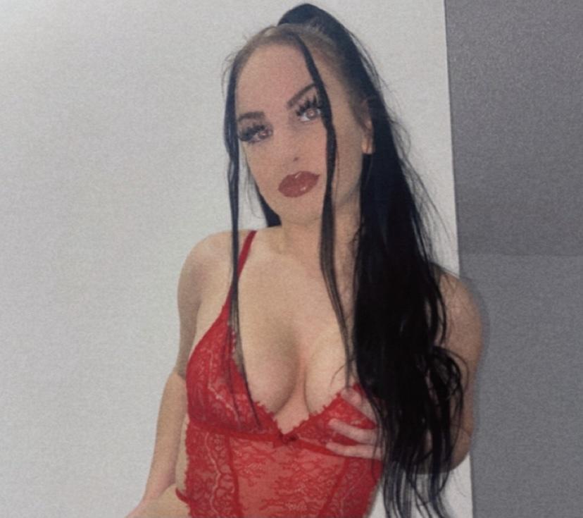 Emma rose profile image