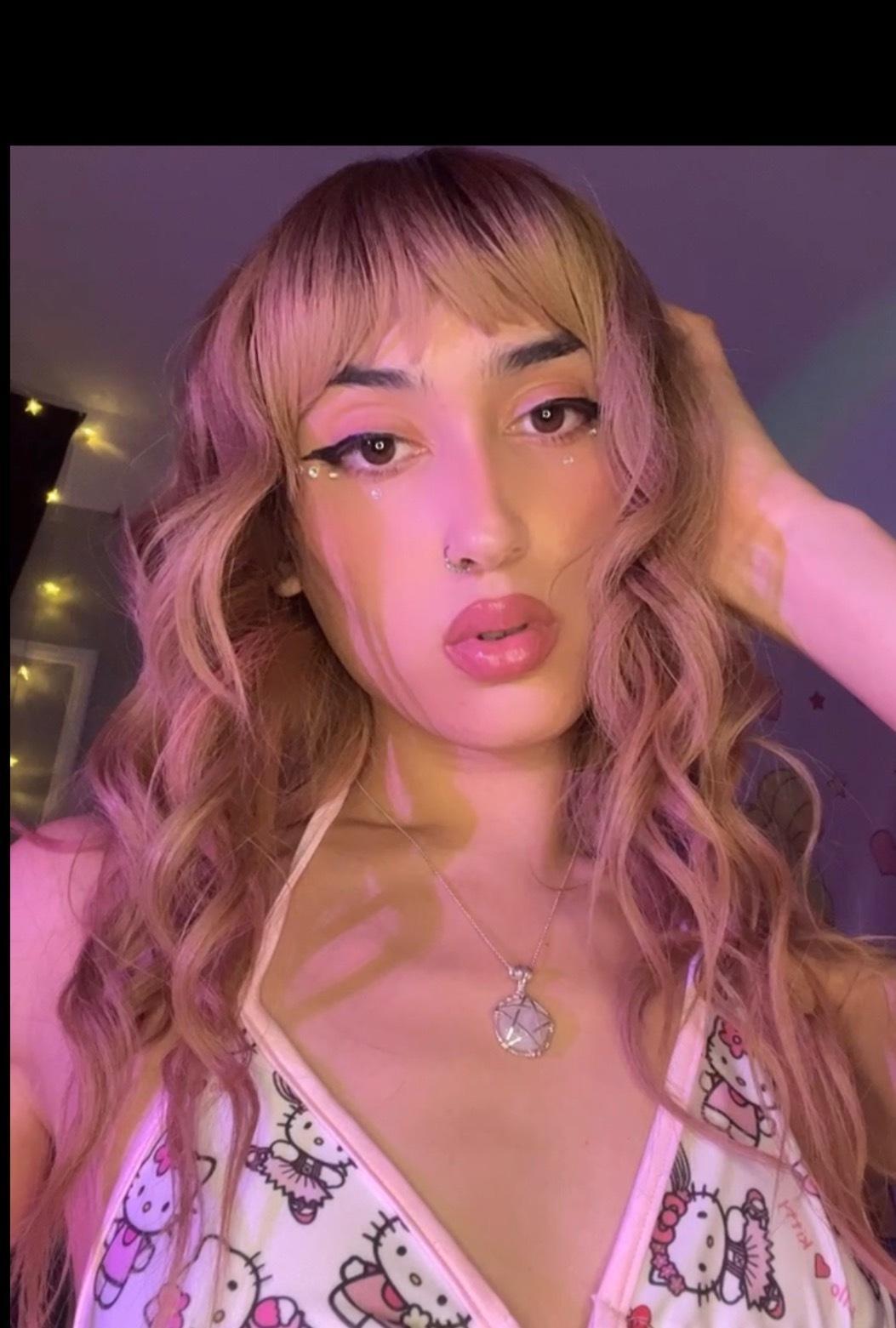 Mimi Moon🌙 Get under my spell🐈‍⬛✨ profile image