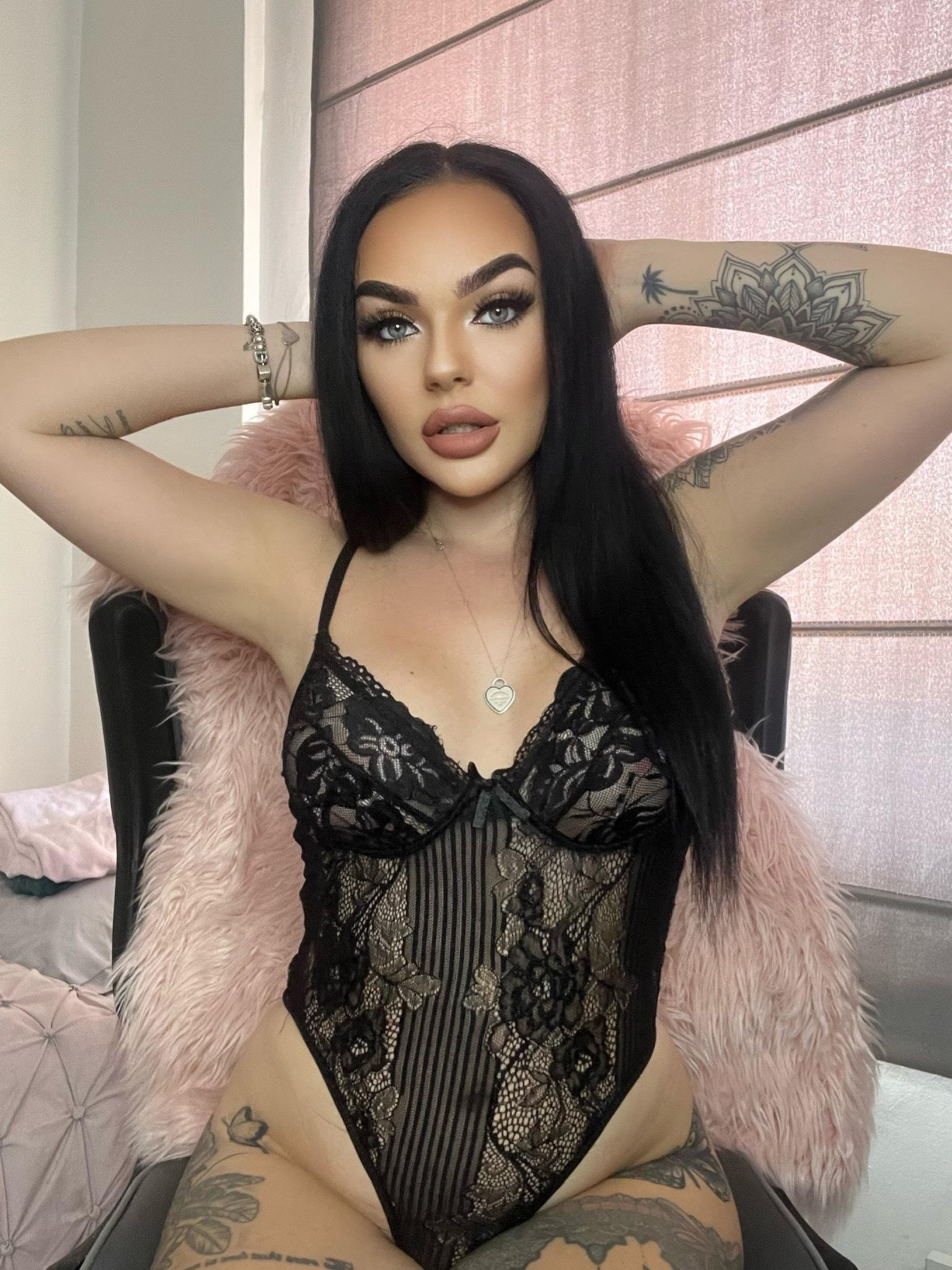 DONT TELL YOUR GIRLFRIEND 🤭 profile image