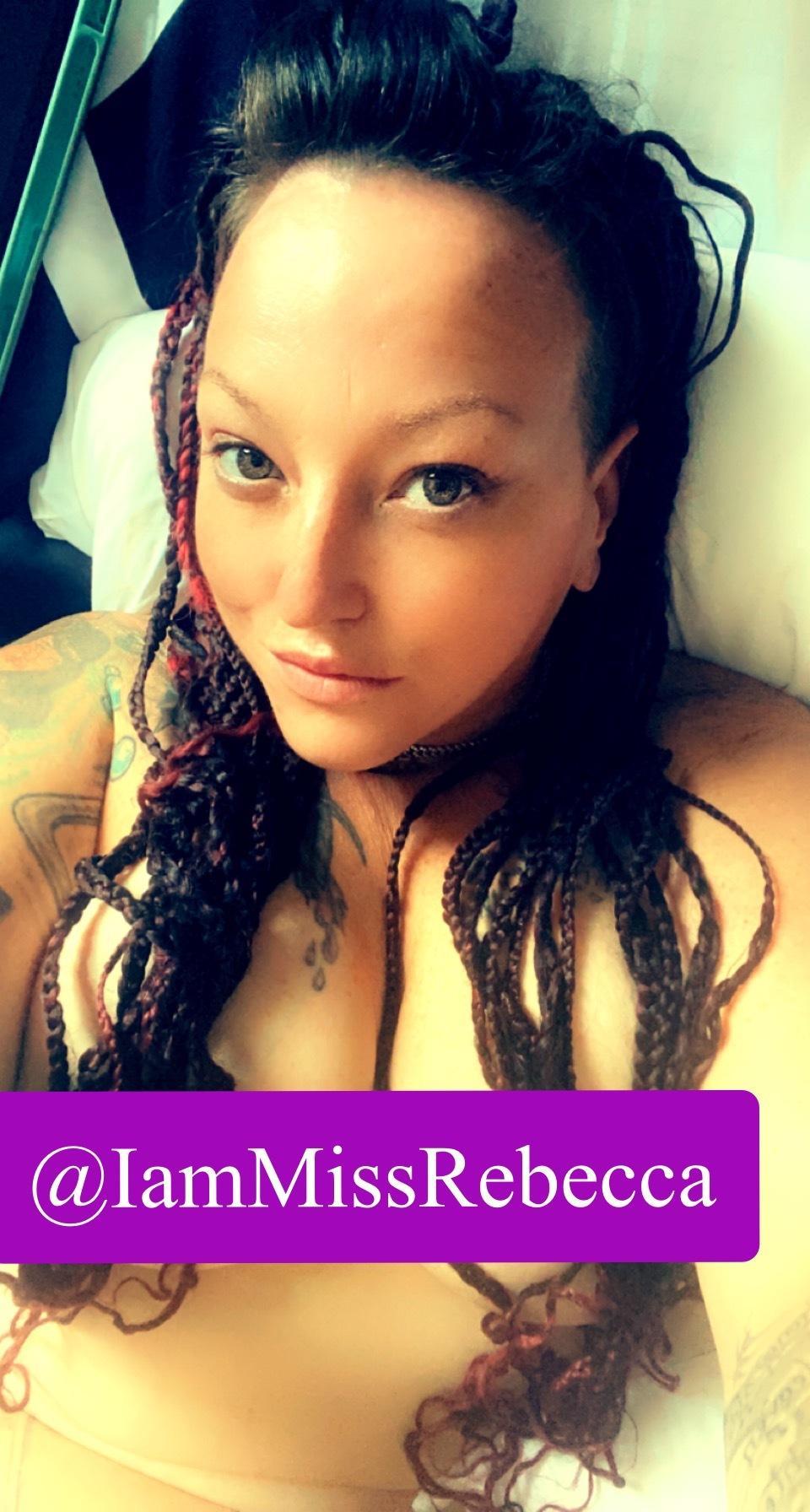 IamMissRebecca profile image