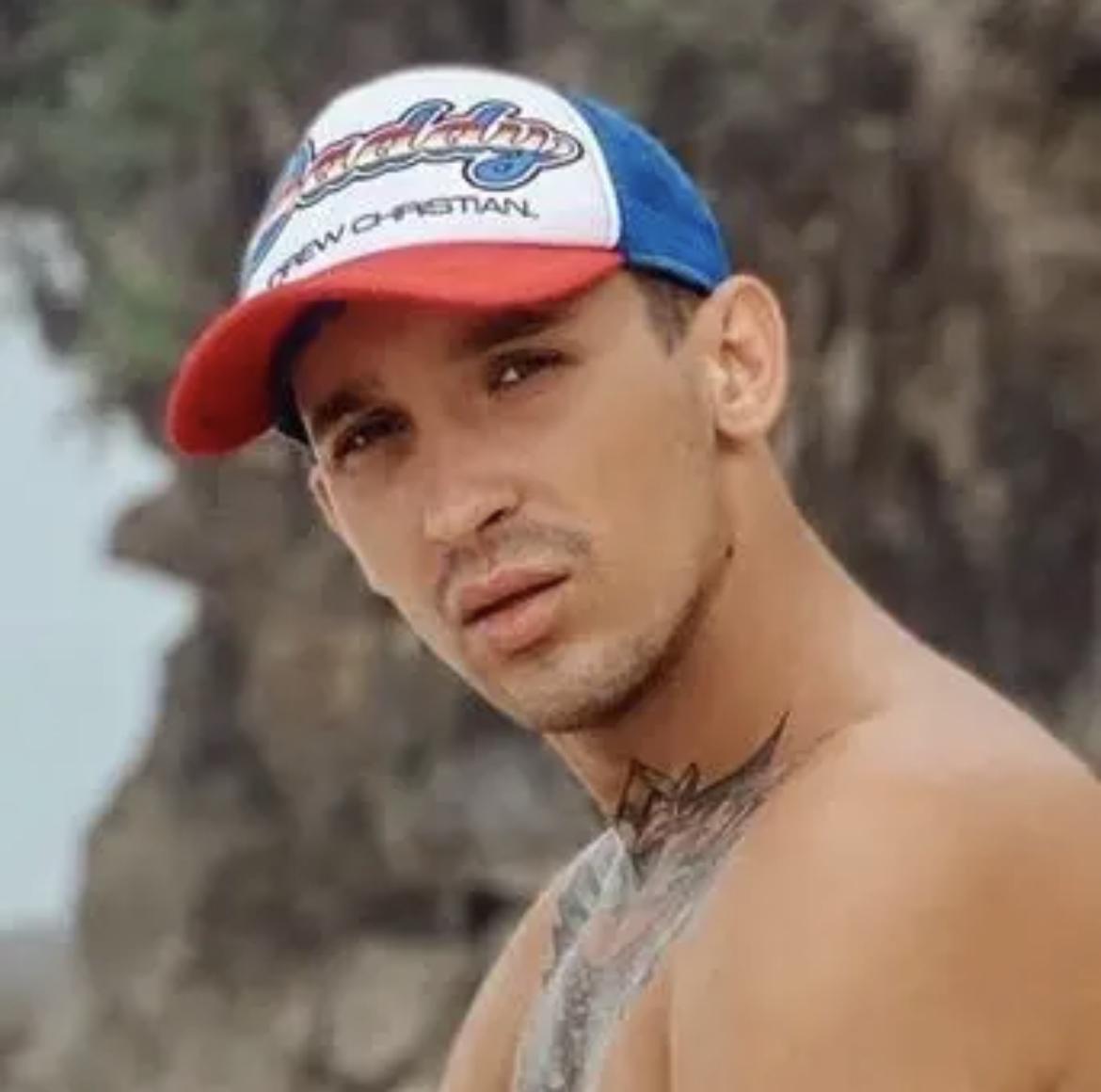 FREE GAY ONLYFANS • DENNIS NICKOLERO profile image