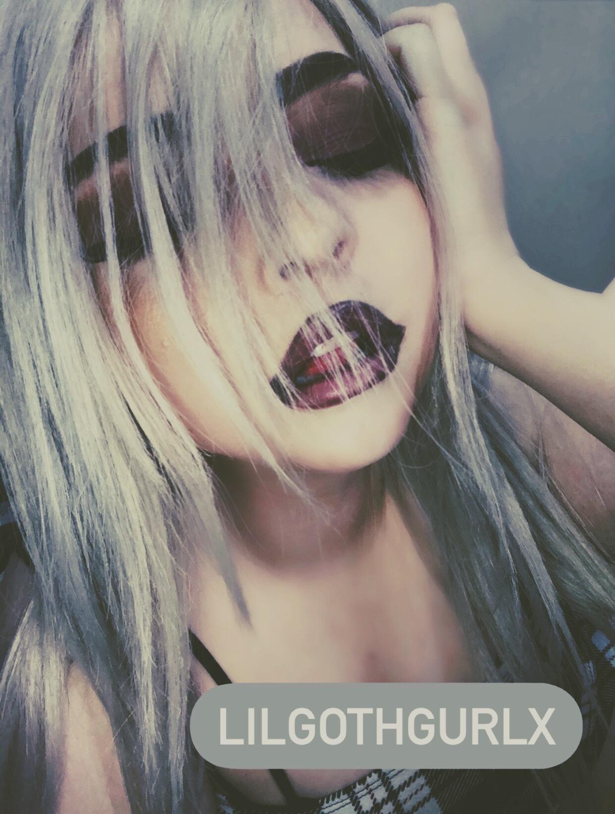 That goth 🕷🕸 profile image