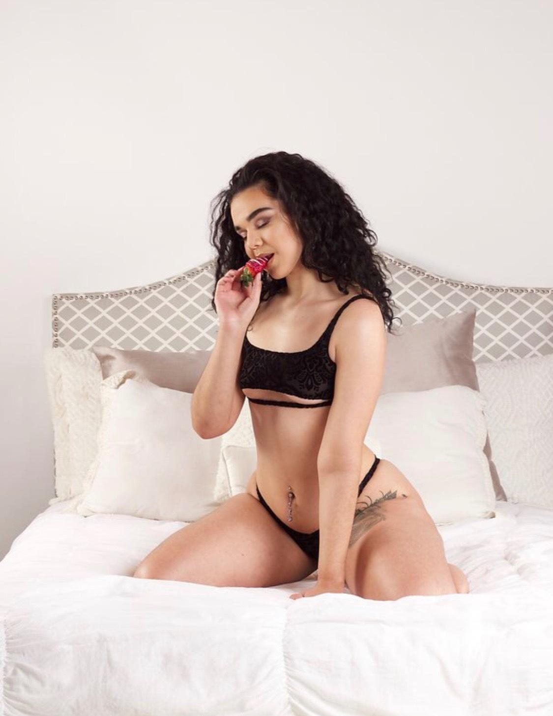 Comeoncamille Top 3% 🧜🏼‍♀️ profile image