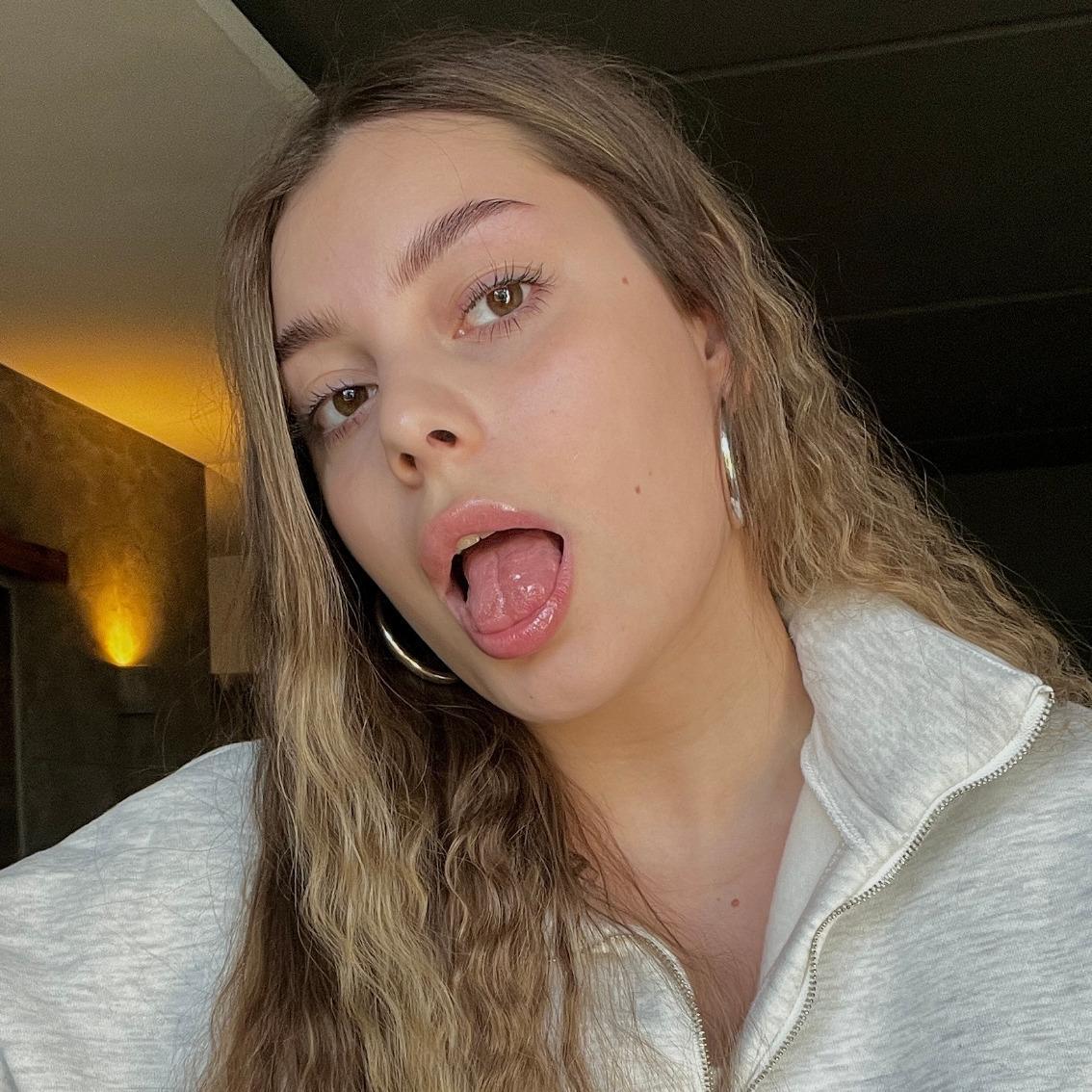 Asia Creme 🇺🇦🤩 profile image