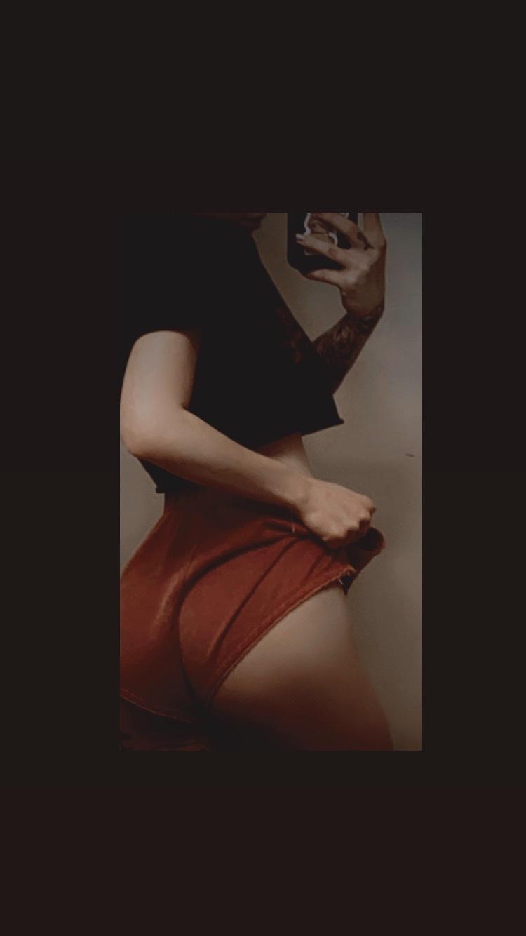 WeiserWidow profile image