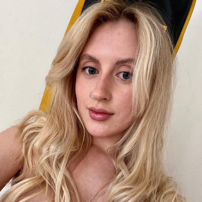 Ivy’s Diary 🍯 profile image