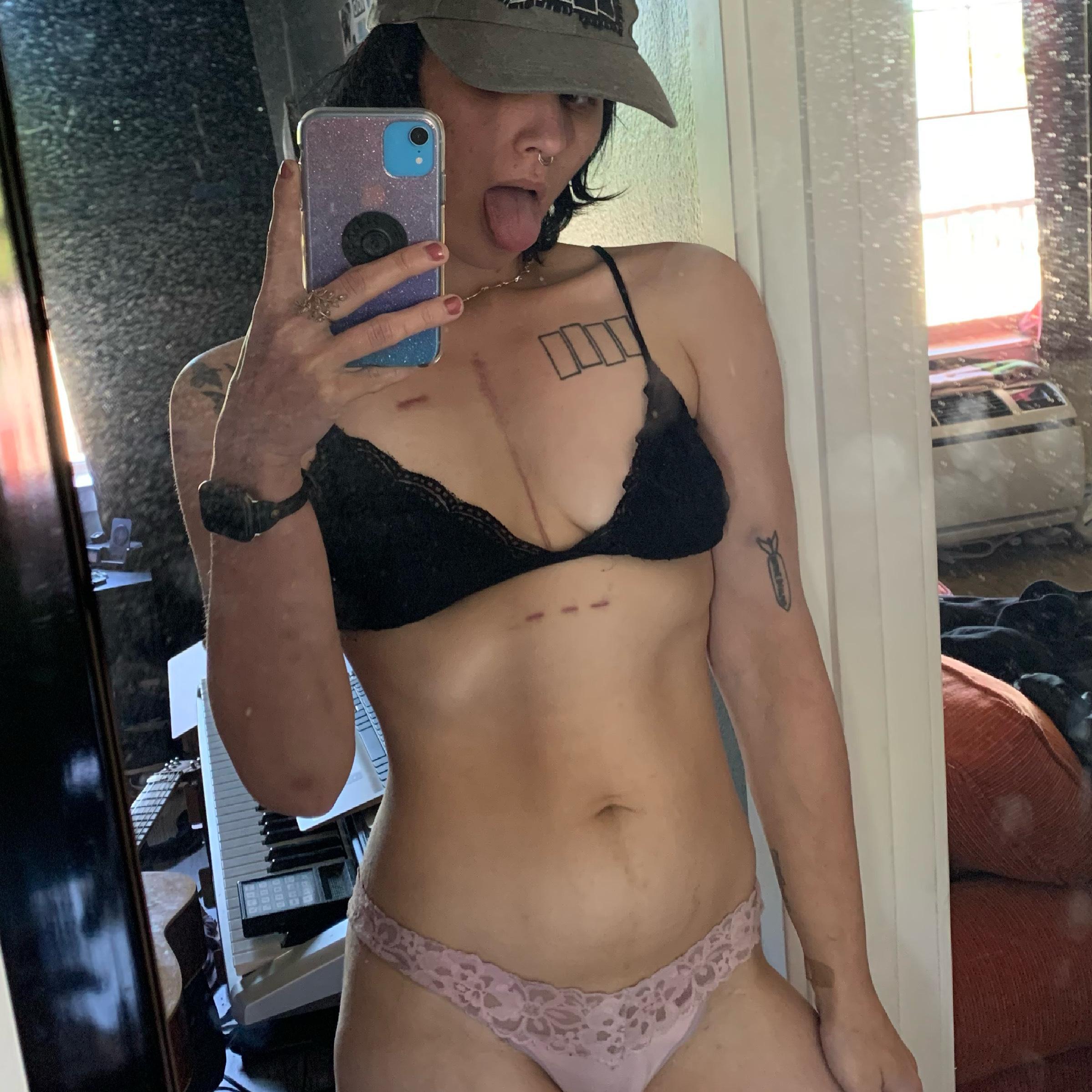 RavenRarii profile image