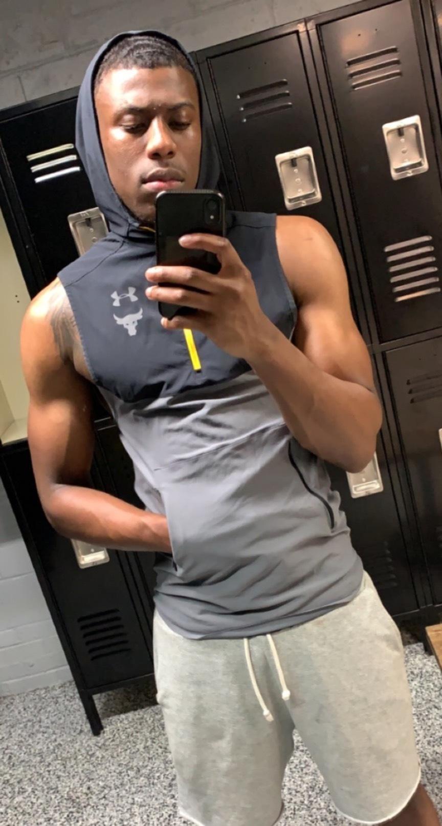 C100👅 profile image