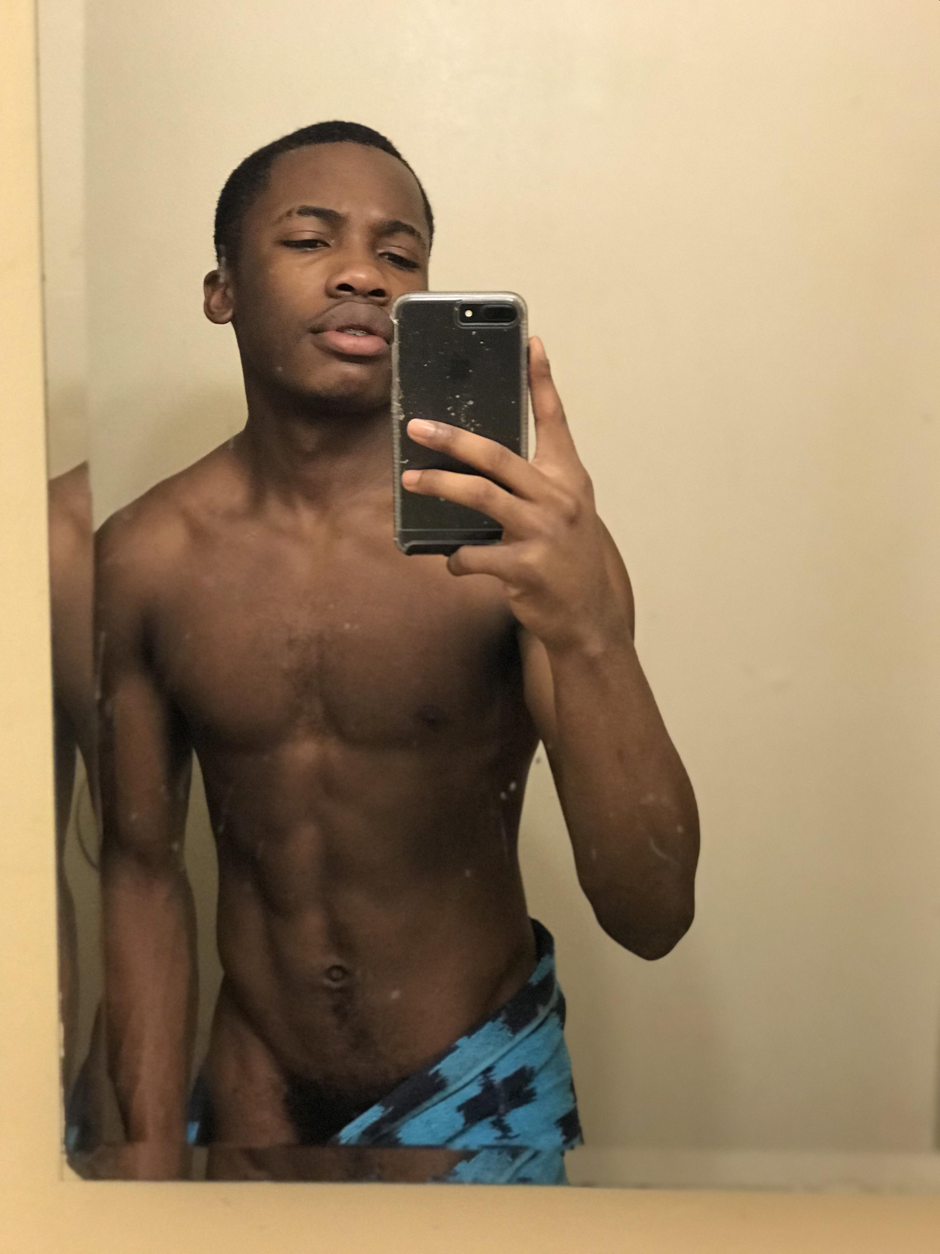 F A M O ひ S D A E profile image