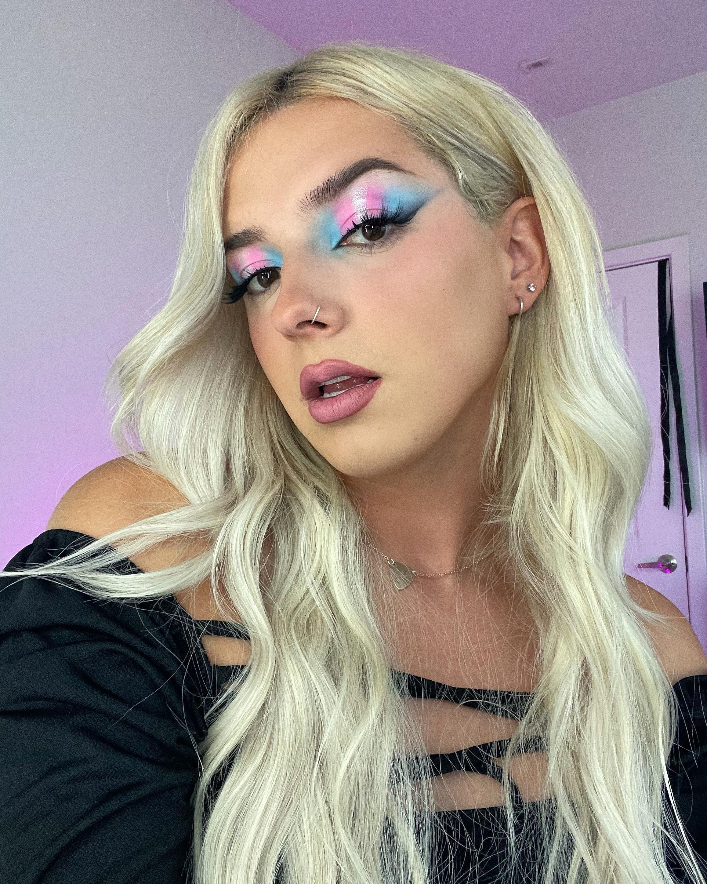 Cloe 🍒🖤 profile image