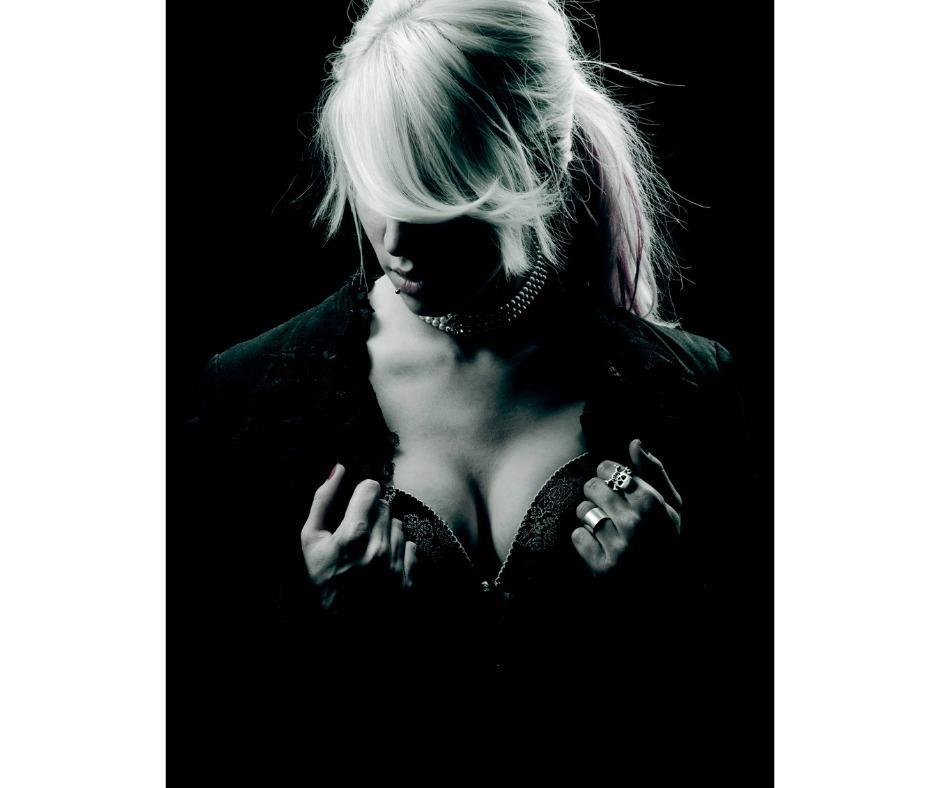 Midwestblonde profile image