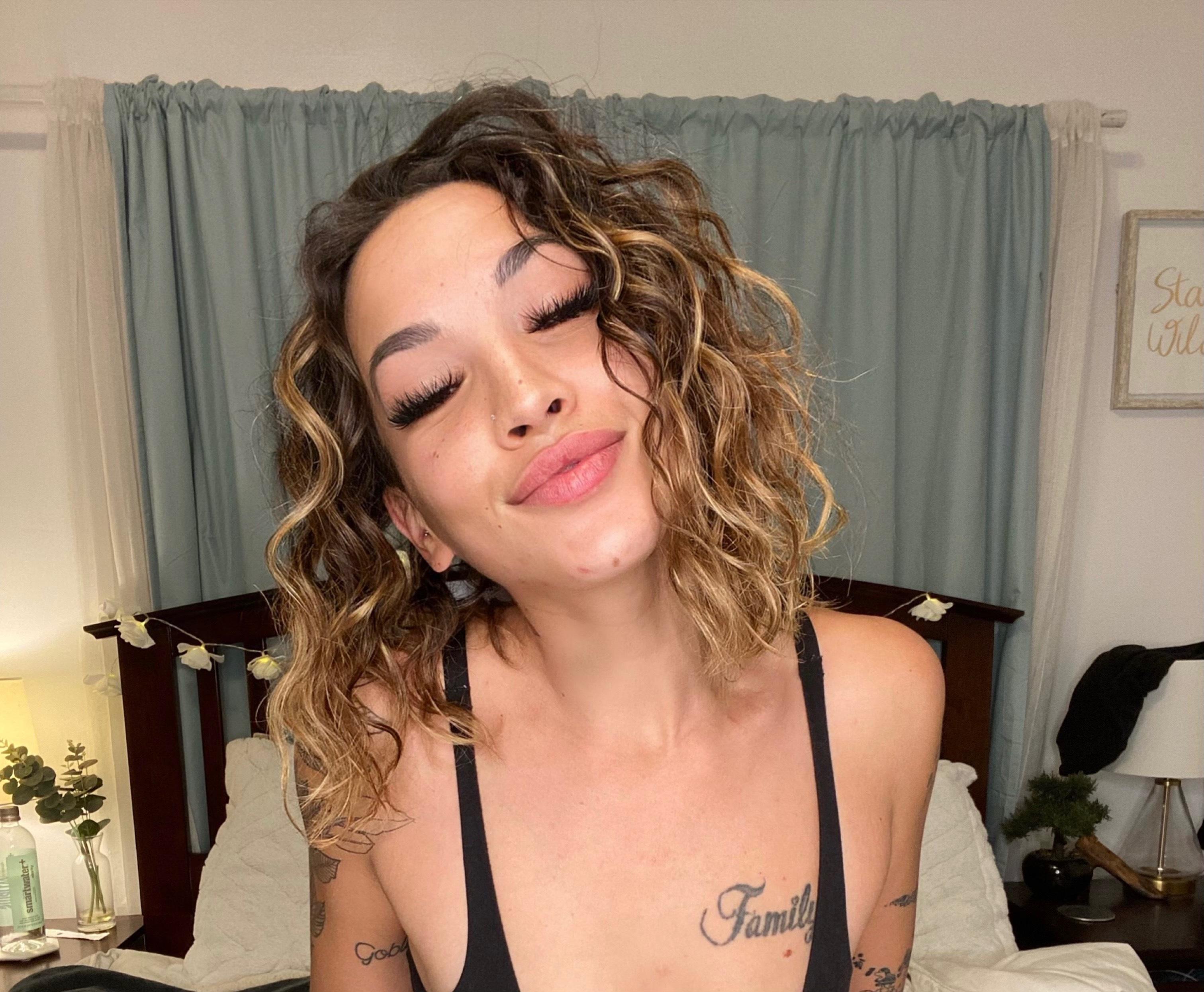 𝙁𝙞𝙡𝙞𝙥𝙞𝙣𝙖 𝙄𝙣 𝙂𝙧𝙖𝙙 𝙎𝙘𝙝𝙤𝙤𝙡! profile image