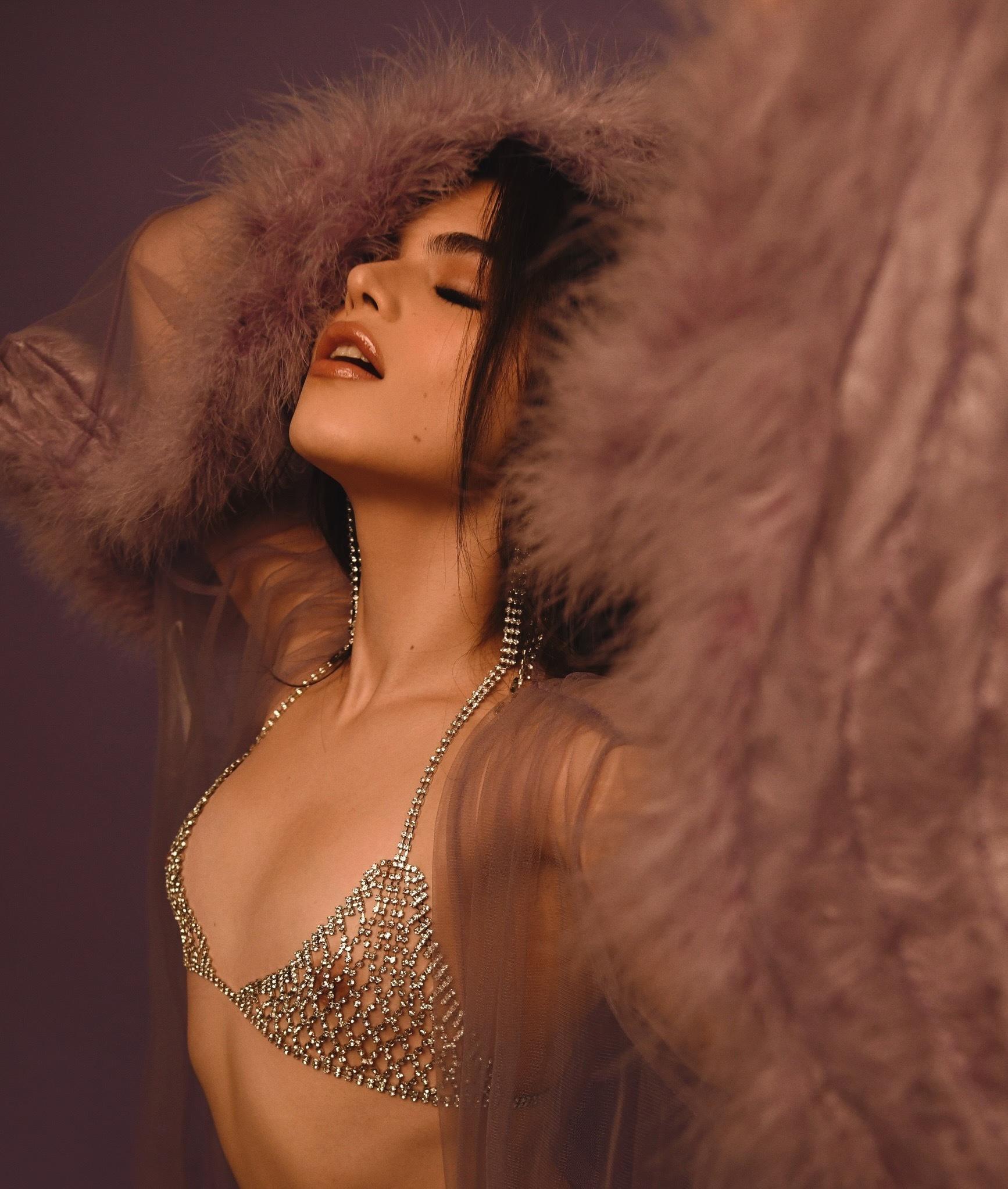 Elvira profile image