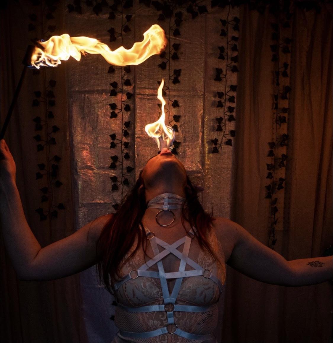 Charlie Rea 🖤 profile image