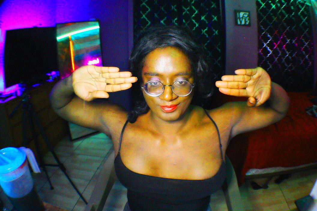 Alyx Fox profile image