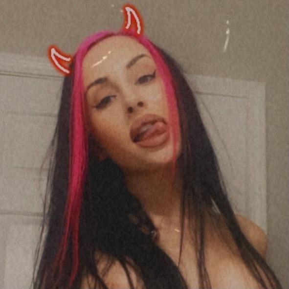 𝖇𝖆𝖉 𝖘𝖆𝖉 𝖌𝖆𝖑 profile image