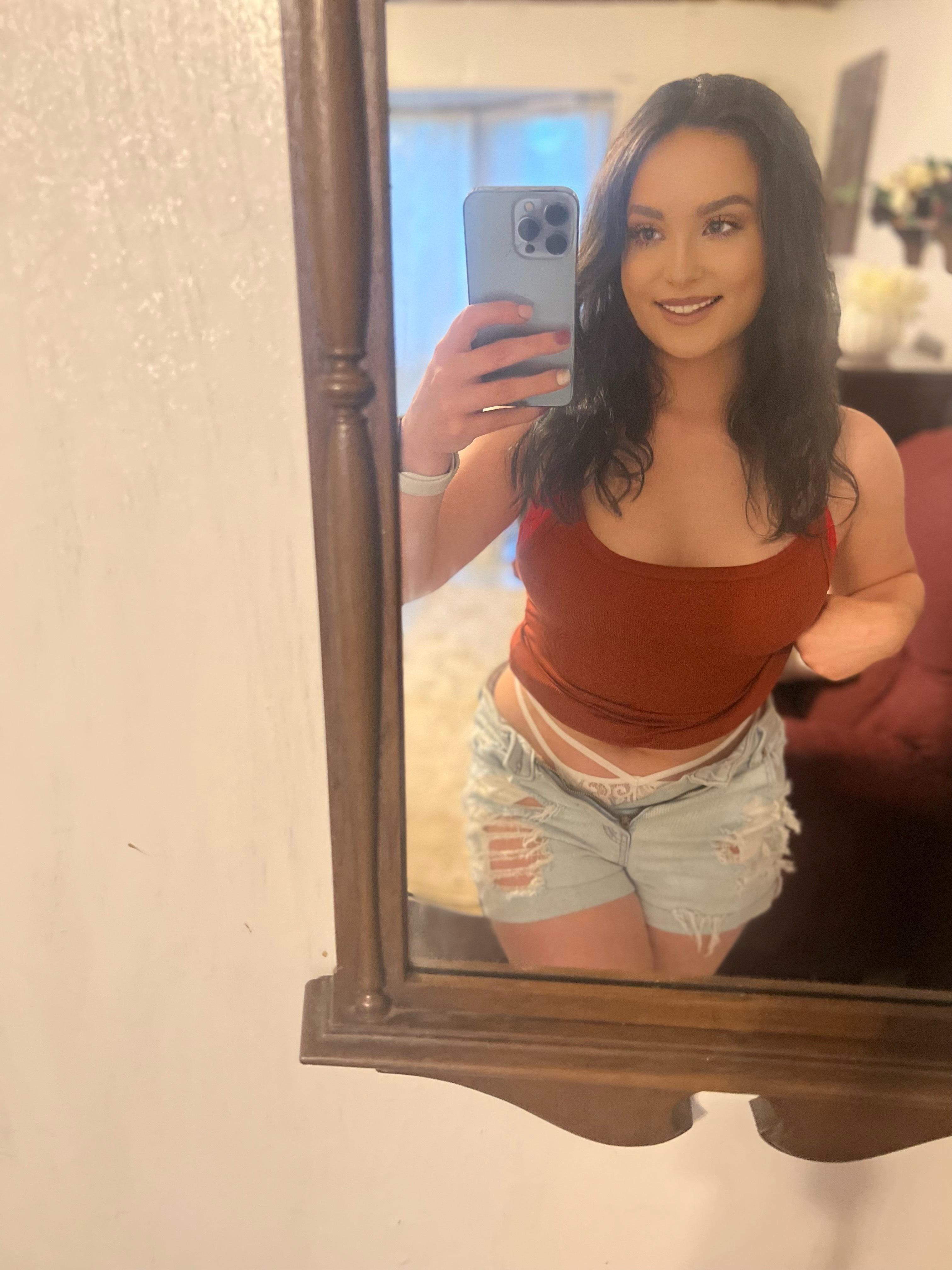 𝙔𝙤𝙪𝙧 𝙛𝙖𝙫𝙤𝙧𝙞𝙩𝙚 𝙗𝙧𝙪𝙣𝙚𝙩𝙩𝙚 𝙝𝙚𝙖𝙙 💠 Alexandra profile image