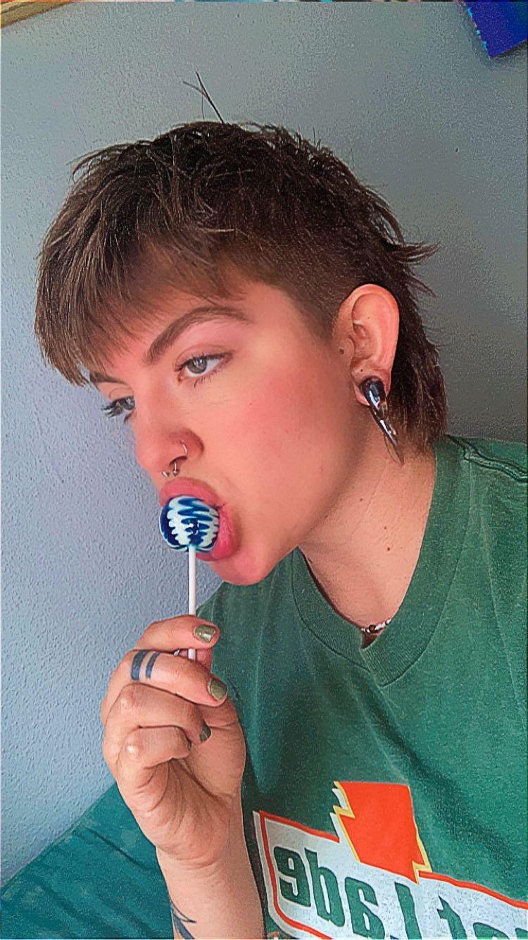 clo ❤️‍🩹 profile image