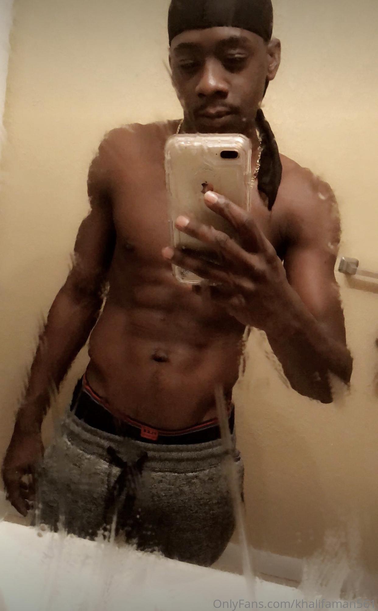 She ❤️🍫 profile image