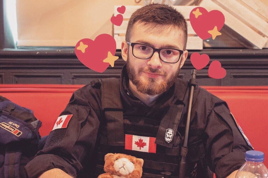 Fraser 🏳️‍🌈 profile image