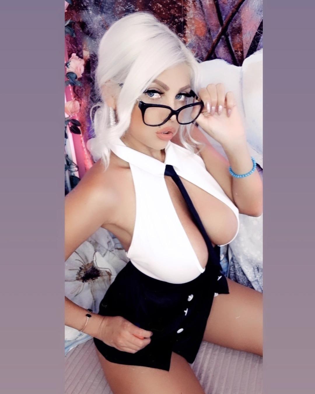 Naughty Blonde profile image