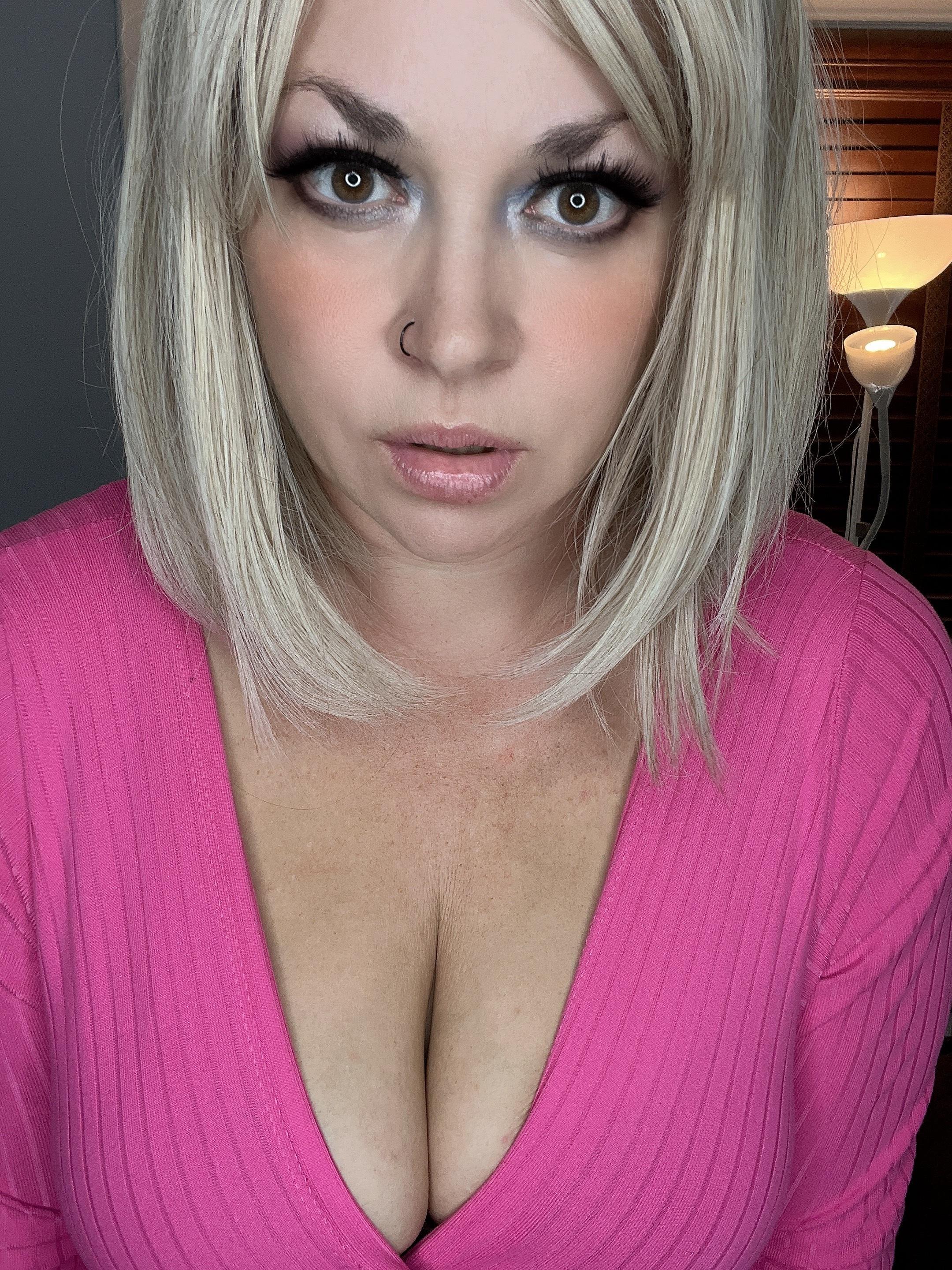 ⛓ kinky pegging domme HarleyRey 💋 profile image