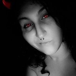 Queenie🖤👑 profile image