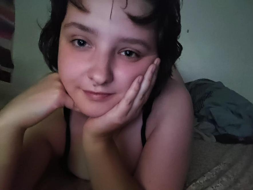 Mel 18+ profile image