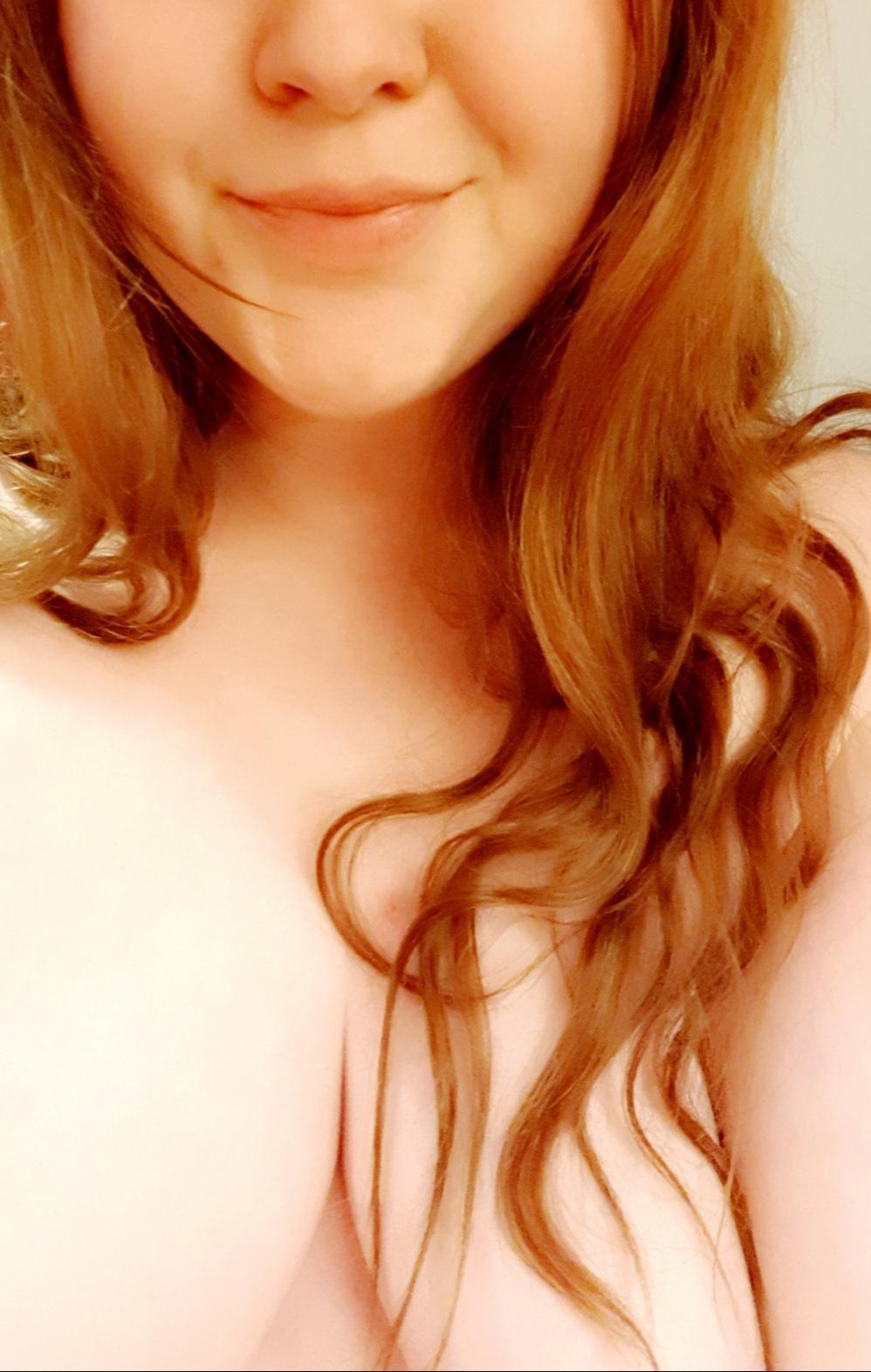 ♡°• Curvy Norwegian Redhead •°♡ profile image