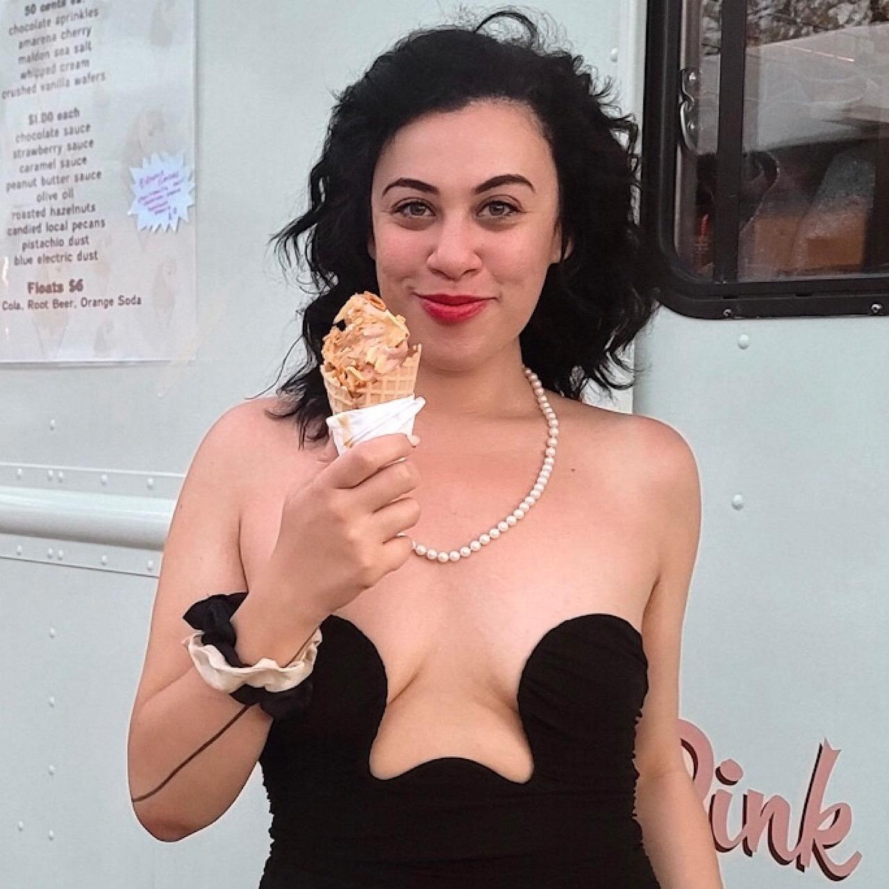 Maxienne Robey profile image