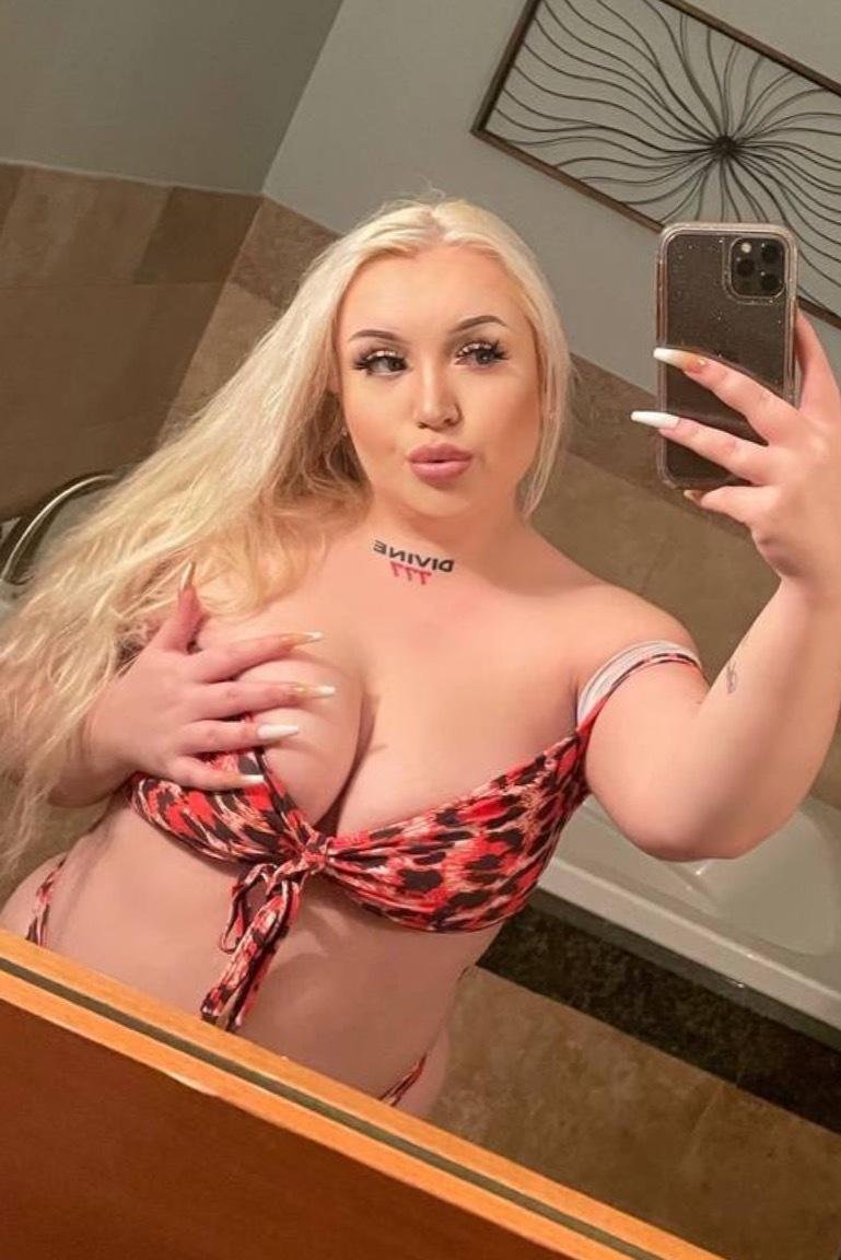 Girl next door 💝 profile image