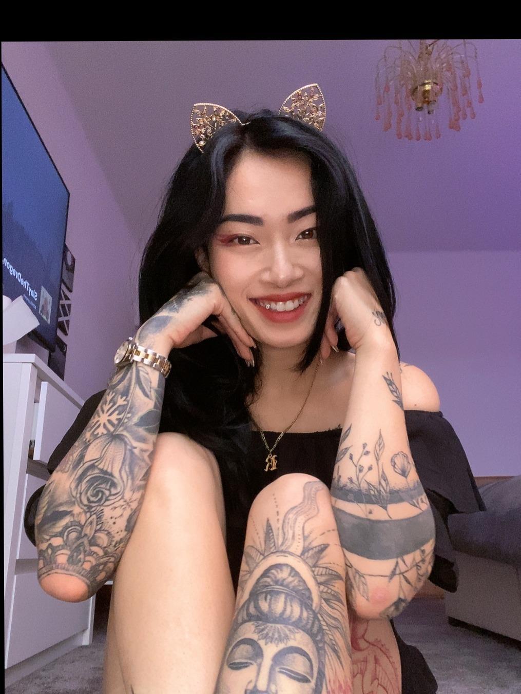 😈🤤TATTOOED ASIAN with TIGHT PUSSY💦🍑 profile image