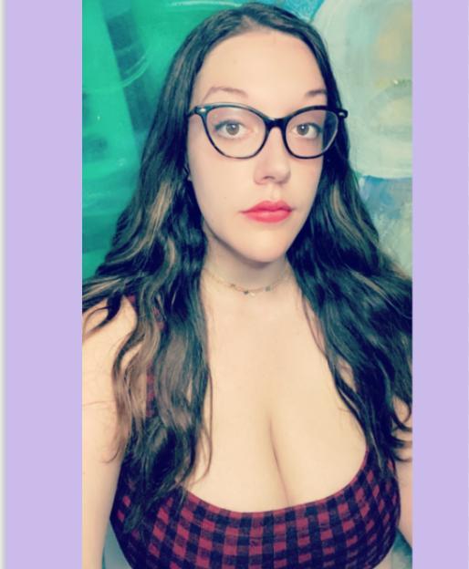 Curvy cat milf profile image