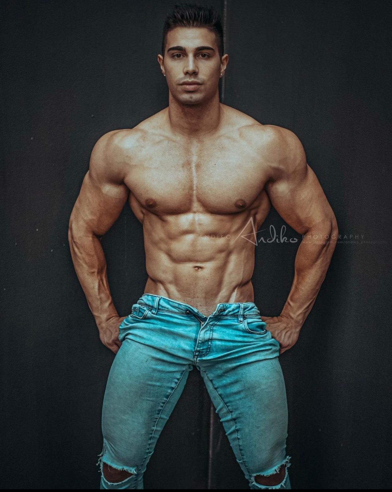 Closer Look Men Free profile image