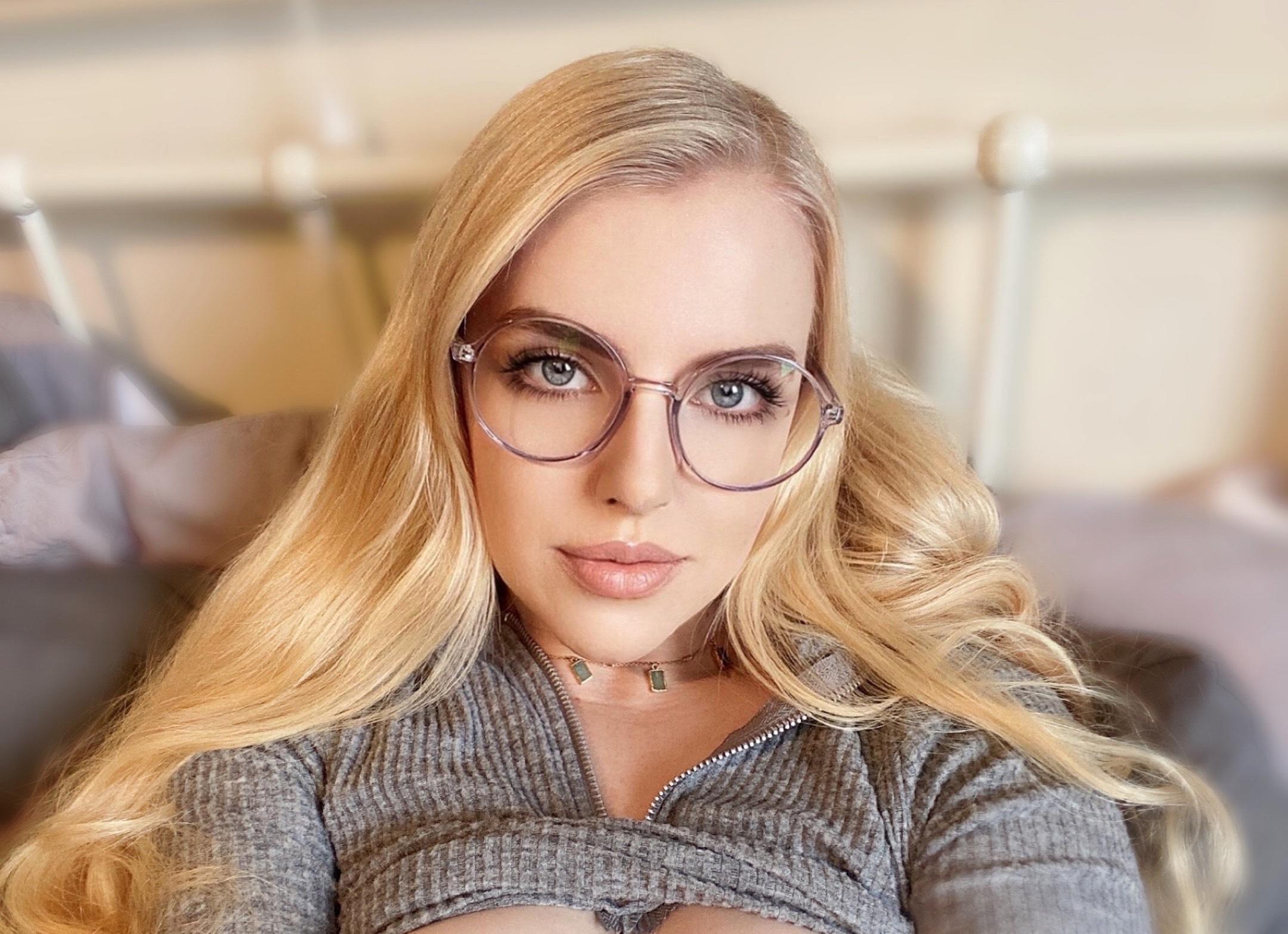 Bobby - your online GF 💕🫧 profile image