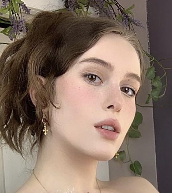 Rosealine profile image