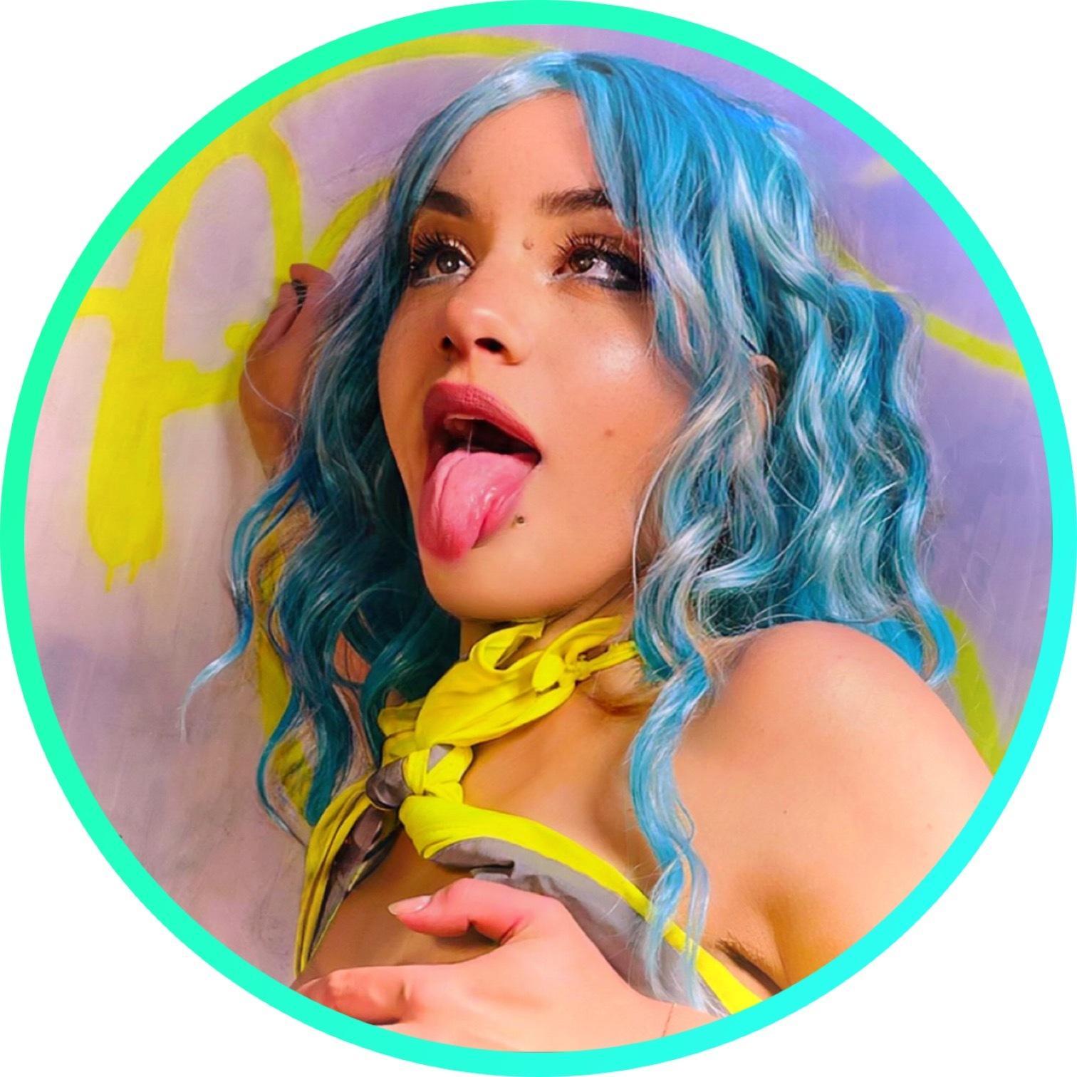 CUTE FREAK ur anime mommy profile image