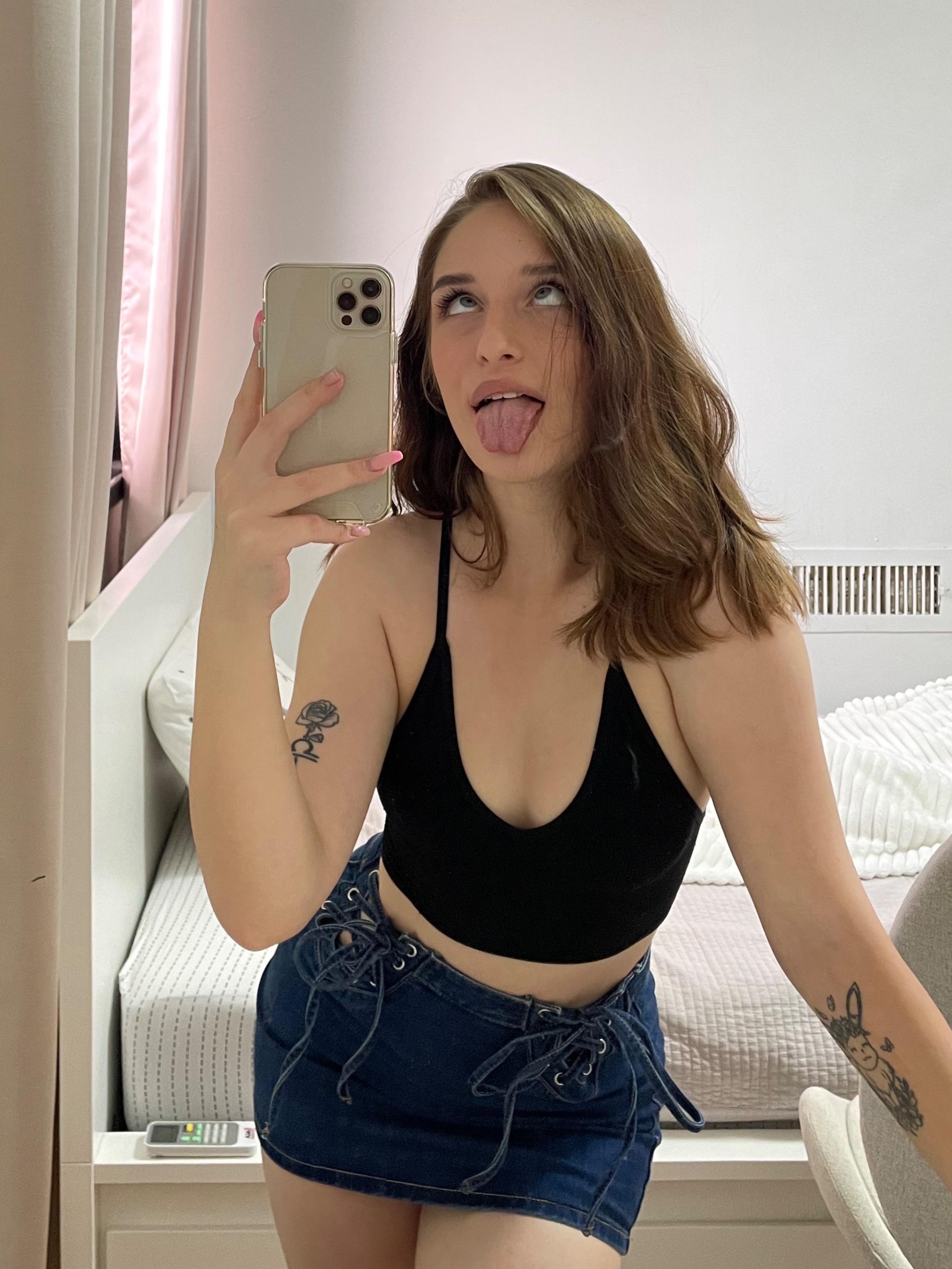 Emiluchka ✨ profile image