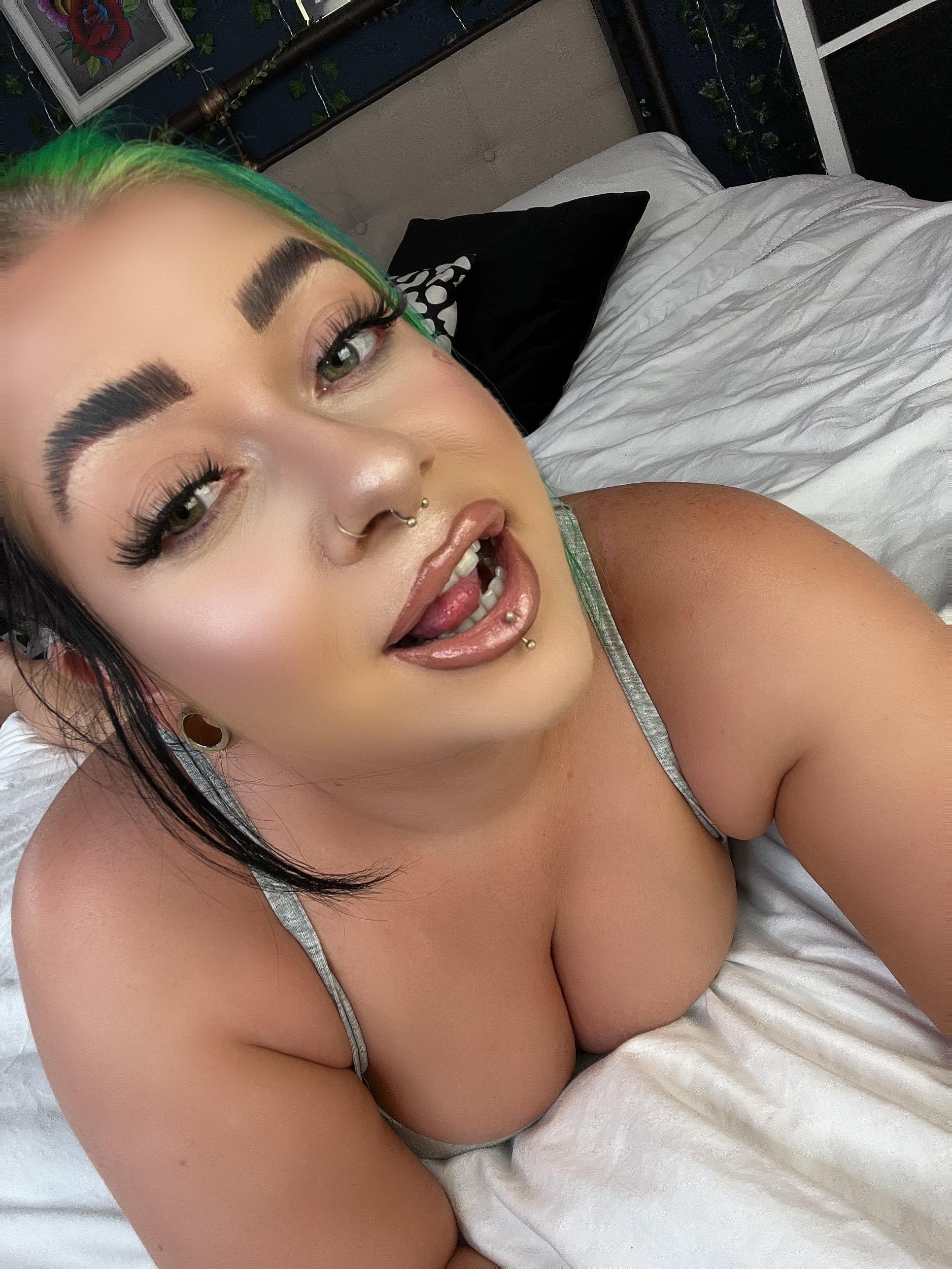 Stevie-leigh🖤 profile image