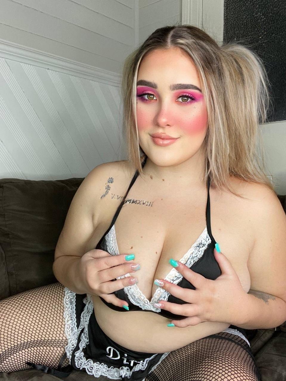 ❤️‍🔥𝐌𝐨𝐥𝐥𝐲 - 𝐂𝐇𝐄𝐂𝐊 𝐃𝐌𝐒🟢 profile image