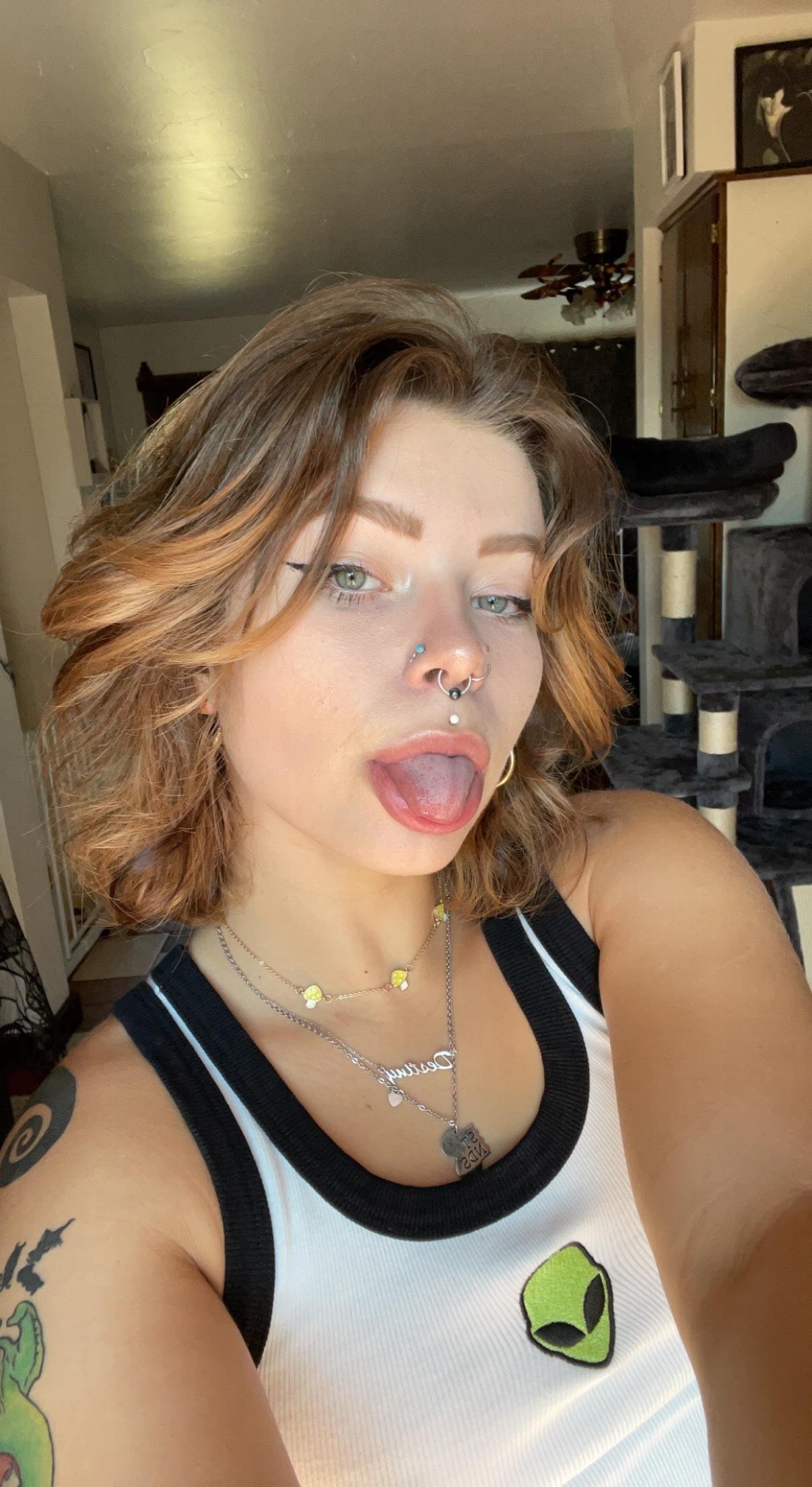 Queen_D profile image