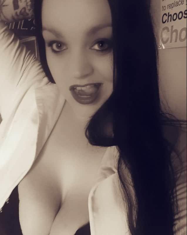 Sinful Scarlet profile image