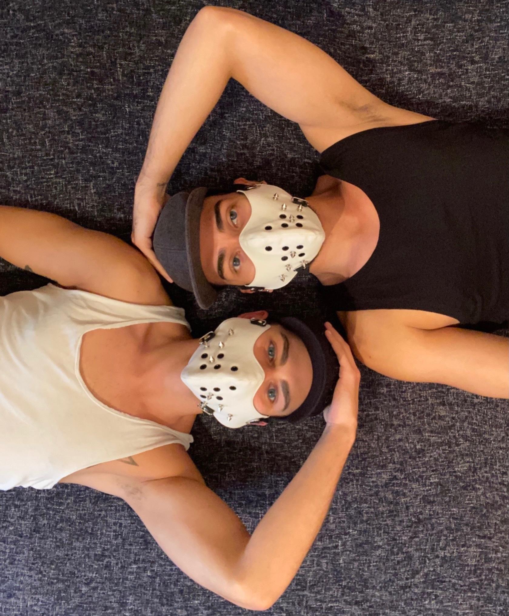 Two Hot B 🔝0.9% profile image