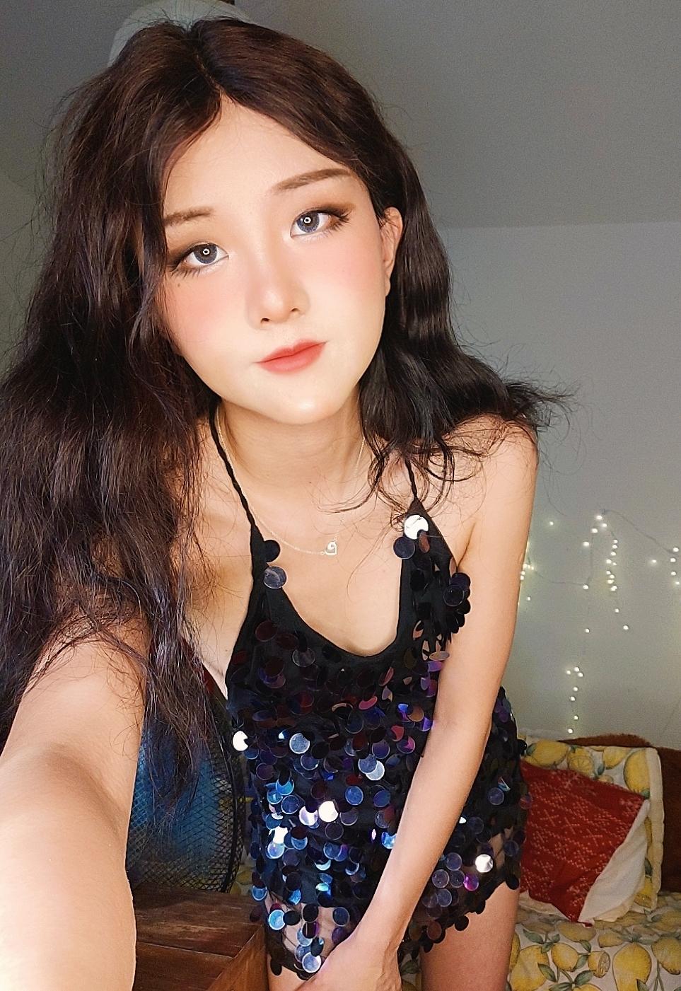 Kaveski Suzuki college girl next door profile image